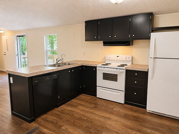 4th image of 247 Towee Falls Rd