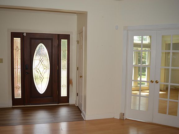 3rd image of 115 Sugar Hill Dr