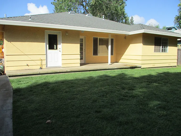 1608 Laburnum Ave — Photo 15