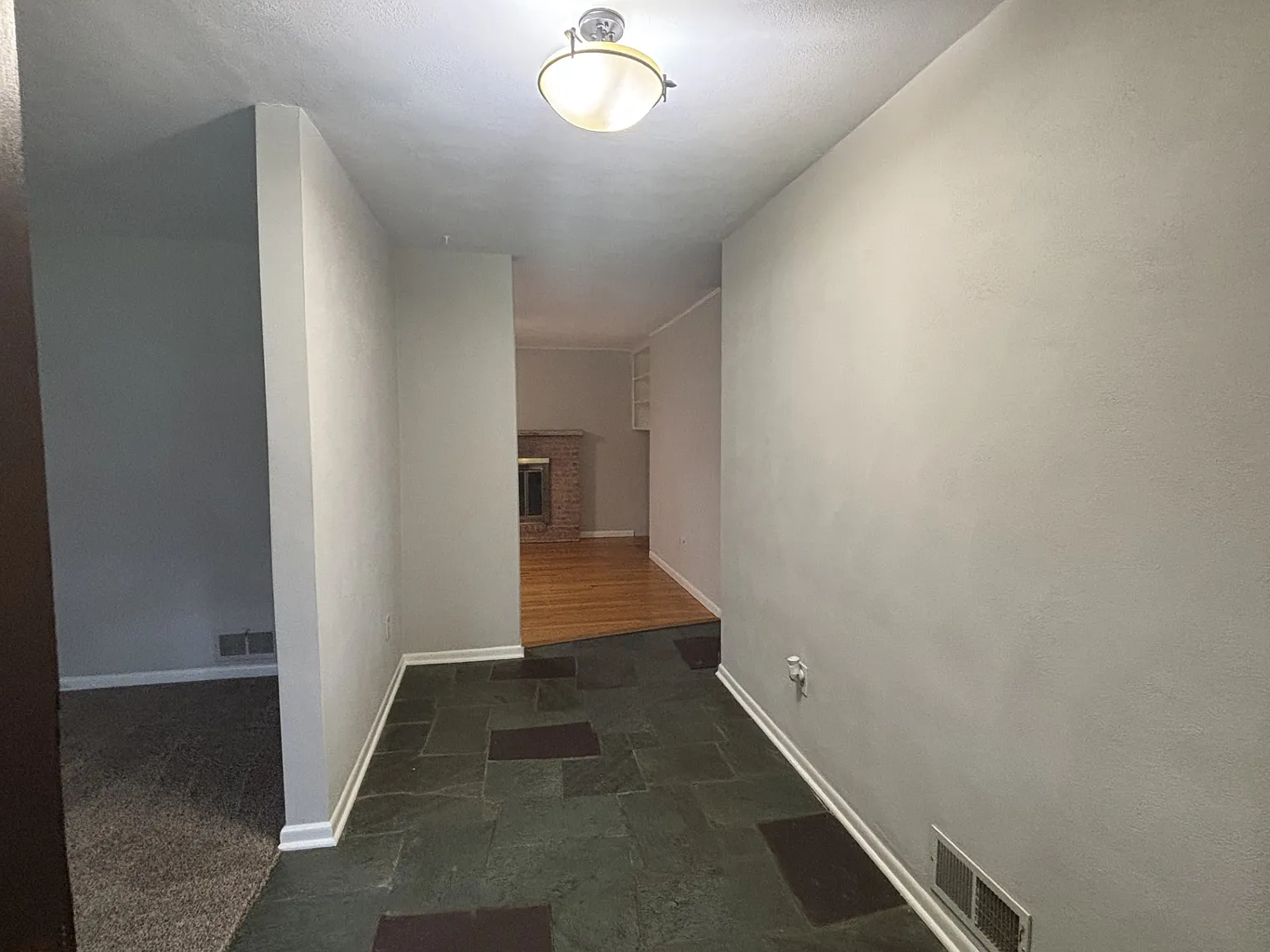 3 bed, 2.5 bath, 1751 sqft, $2,395 — Photo 2