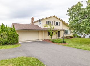 12 Center Xing, Fairport, NY 14450