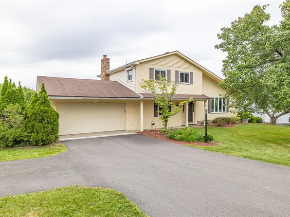 12 Center Xing, Fairport, NY 14450