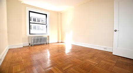 Rented by Manhattan Realty Group