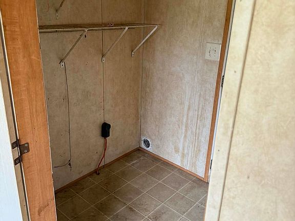 4th image of 190 George Ln