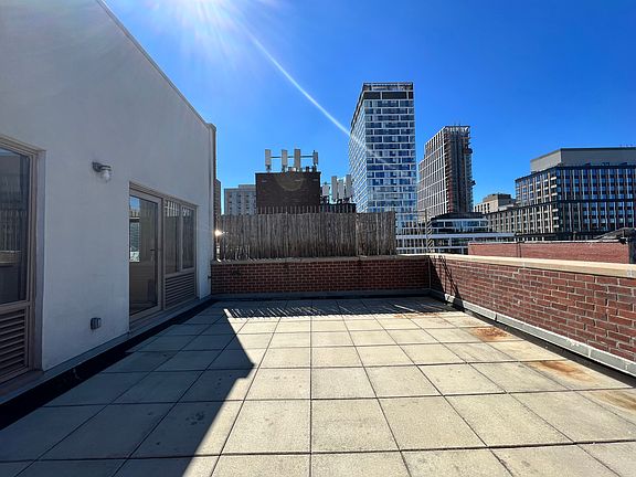5th image of 90 Clinton St #Pha