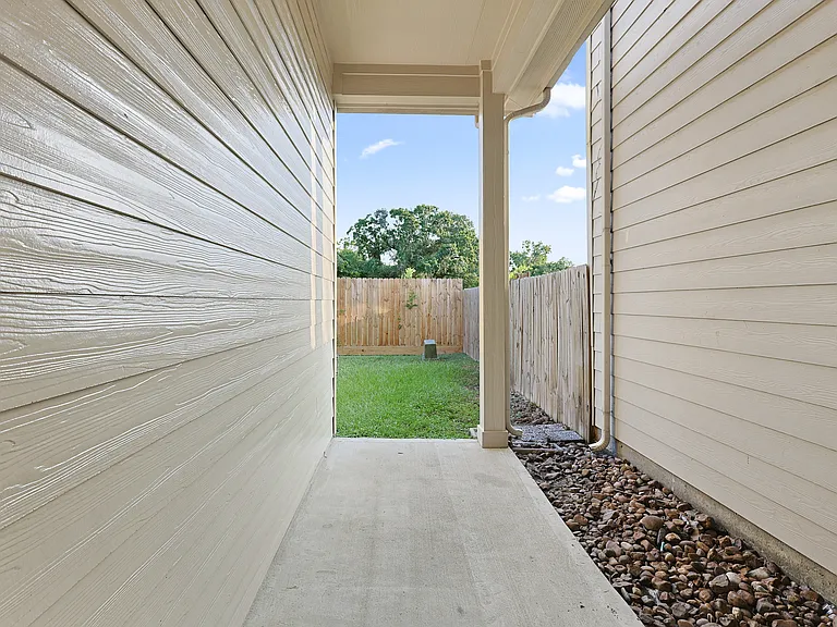5166 Oasis Park — Photo 19
