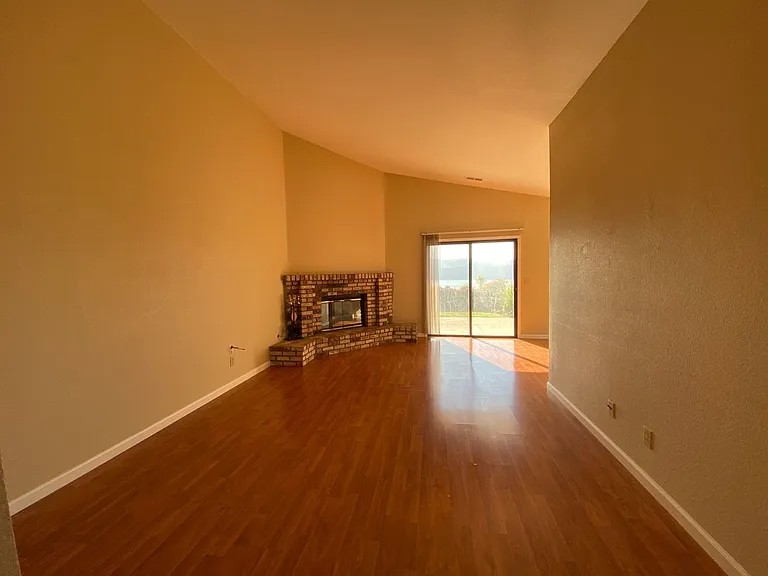 1445 Drolette Way — Photo 5