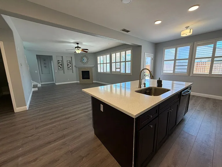 5418 Halas Ct — Photo 10