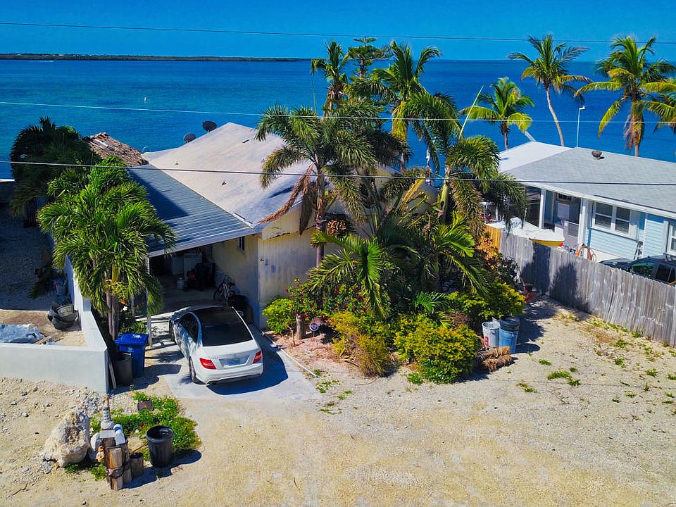 1st image of 239 Camelot Dr