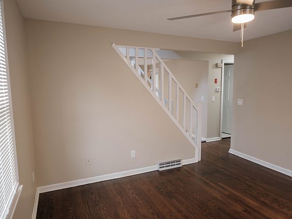 4th image of 109 Powell Ave