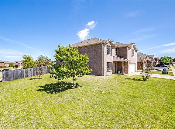 2nd image of 8201 Leaning Oak Ct