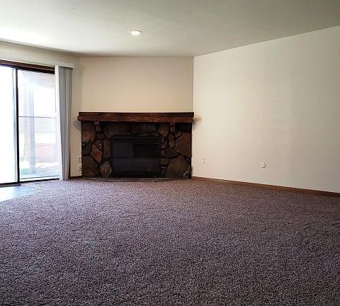 3rd image of 1521 10th St W APT 9