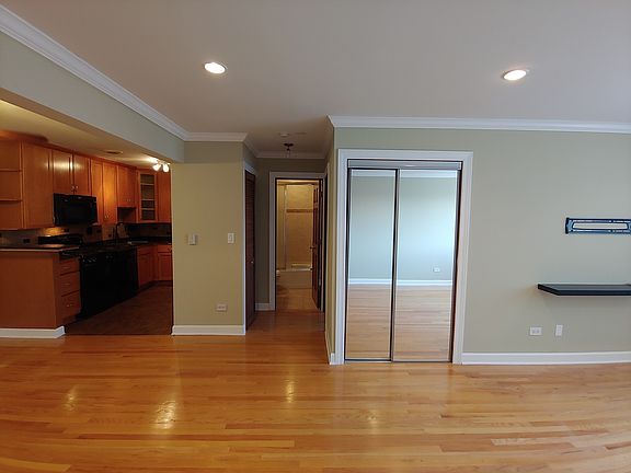 5th image of 5348 N Cumberland Ave APT 416