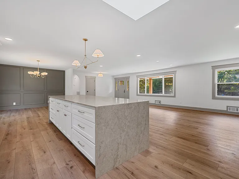 460 Hilltop Trl — Photo 9