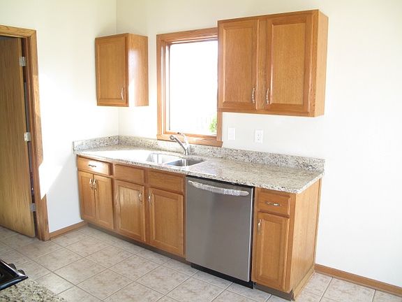 4th image of 9224 Longfellow Ln