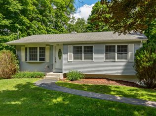 124 Ravencrest Rd, Yorktown Heights, NY 10598