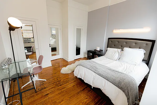 Rented by Compass | media 9