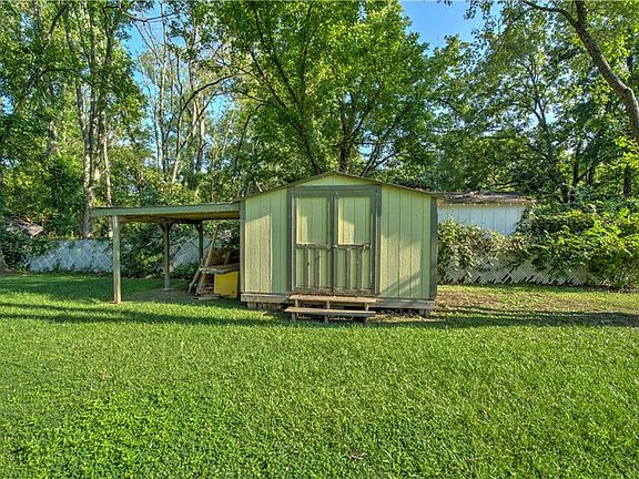 5th image of 21 Fernwood Way NE