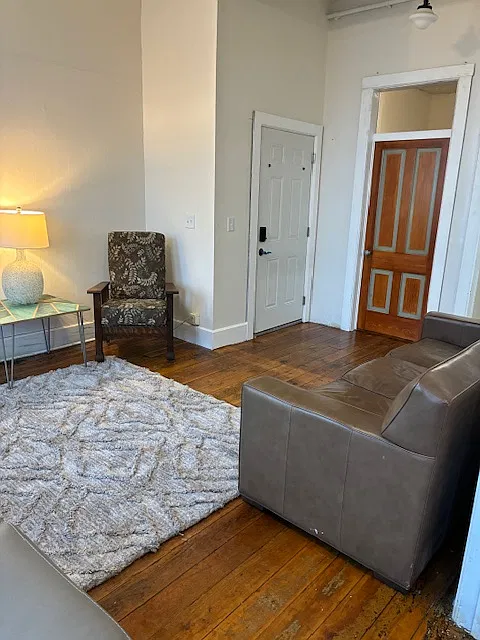 2 bed, 800 sqft, $1,275 — Photo 4
