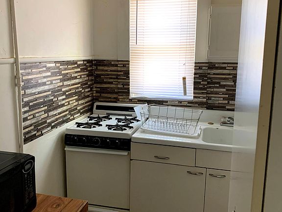4th image of 102 N 5th St #4