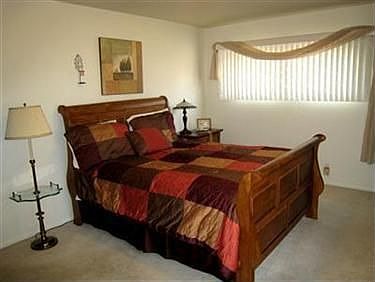 5th image of 916 Stuart Dr