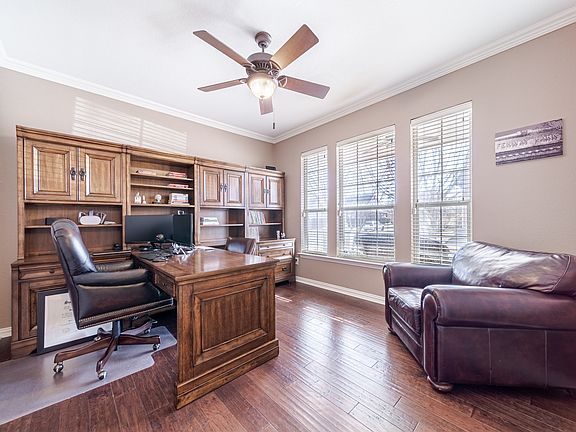4th image of 5504 Hampshire Dr