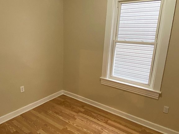 2nd image of 3443 W Melrose St #2