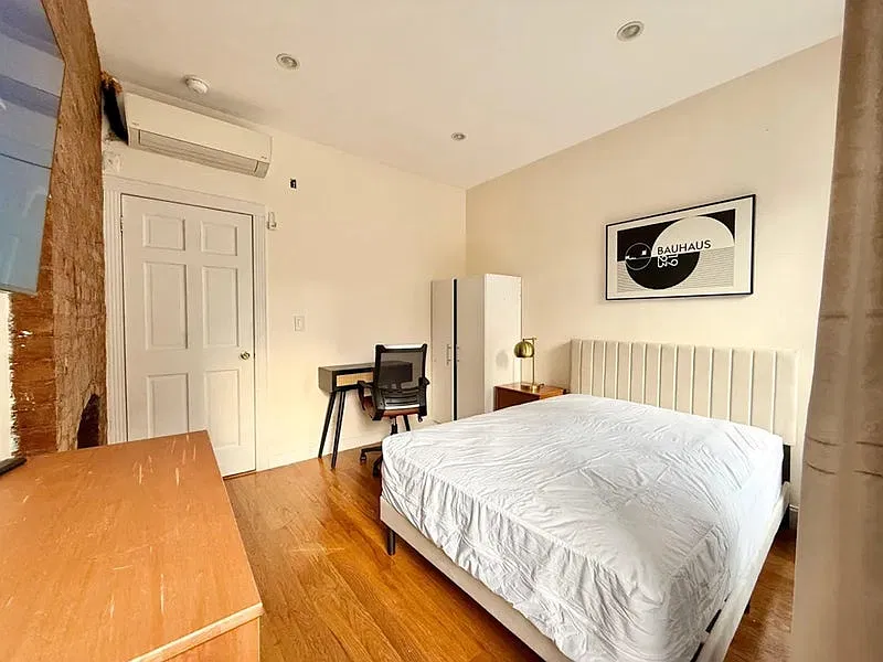 4 bed, 1.5 bath, $1,200 — Photo 4