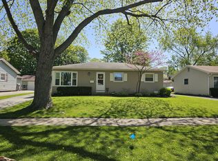 519 N Greenview Ave, Mundelein, IL