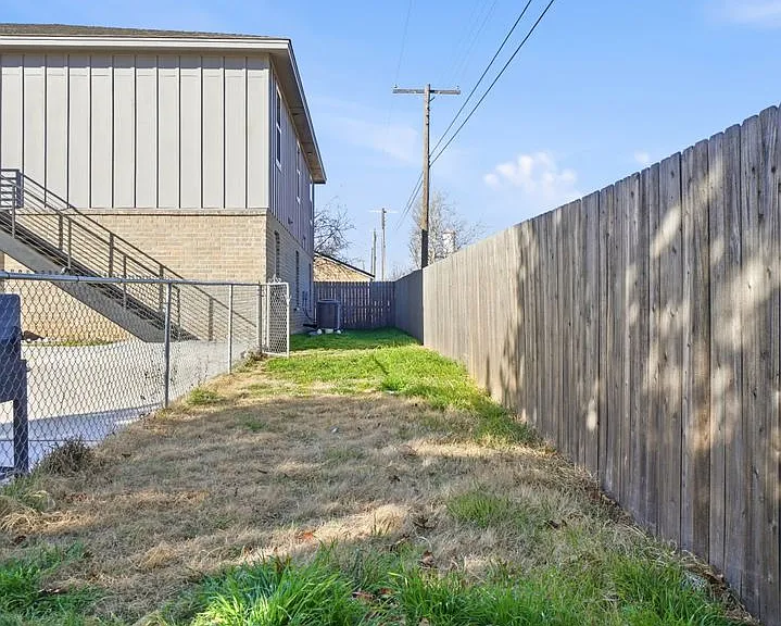 207 W C Ave — Photo 19