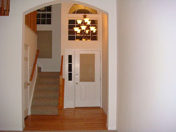 2nd image of 6124 Lakelyn
