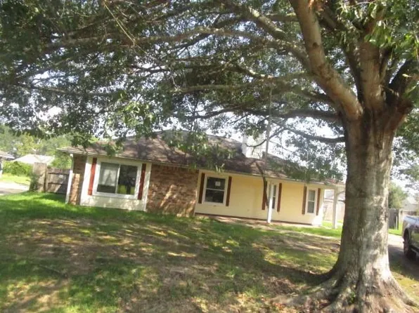 17741 La Grange Ct, Baton Rouge, LA 70817