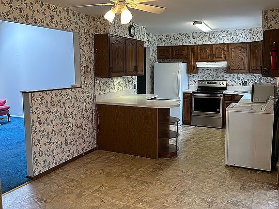4th image of 2485 Delmar Dr