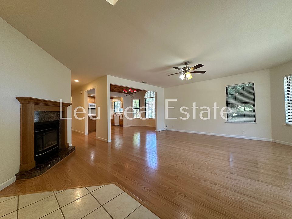 1st image of 1339 Village Ln