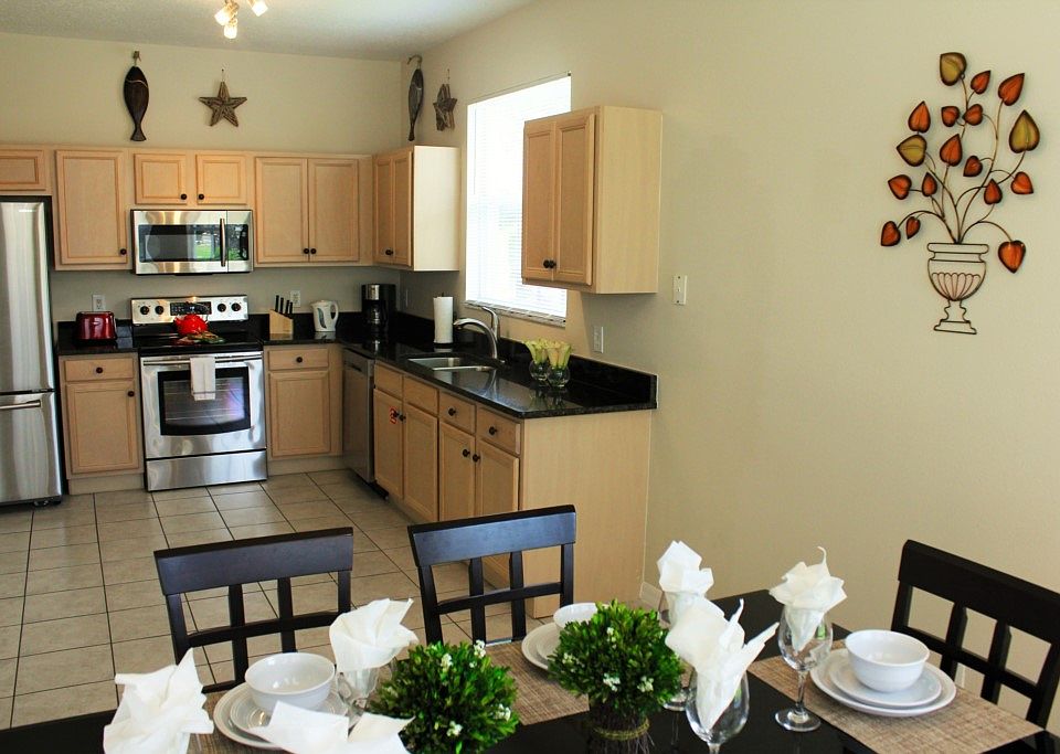 1st image of 120 Calabay Parc Blvd