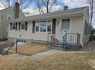 31 Jackson Ave, Middletown, NY 10940