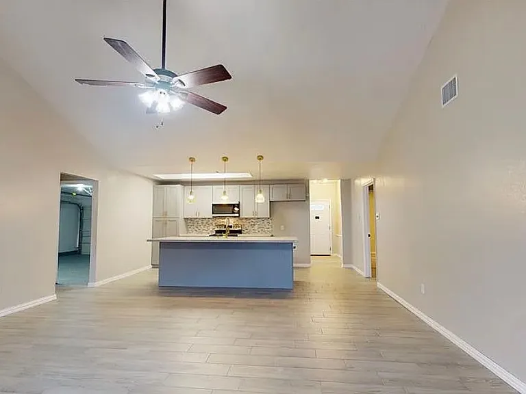 2511 Whispering Springs Dr — Photo 10