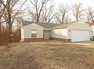 1303 Crescent St, Bentonville, AR 72712