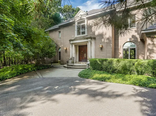 4366 Karen Ln, Bloomfield Hills, MI 48302