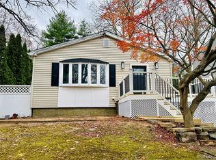 12 Hampton Rd, Sound Beach, NY 11789