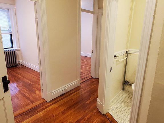 5th image of 33 Park Dr #7