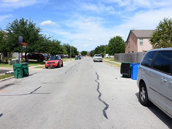 5th image of 914 Yellowstone Dr