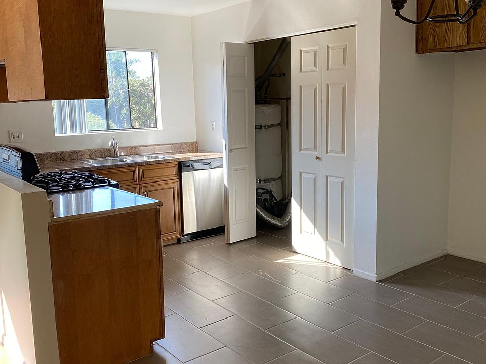 2nd image of 704 E Garfield Ave #21