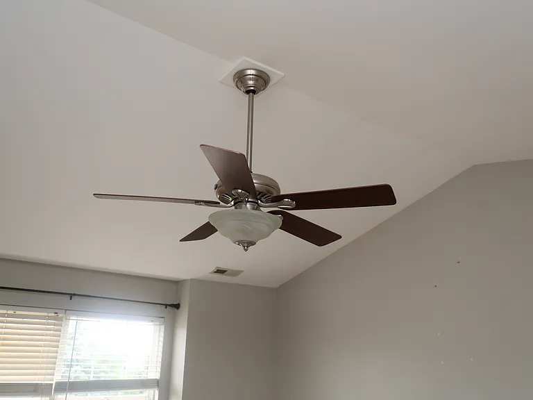 217 Comstock Dr — Photo 36