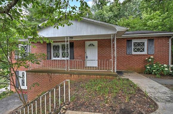1st image of 124 Horseshoe Dr