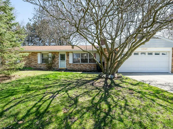 5787 Demorrow Rd, Stevensville, MI 49127