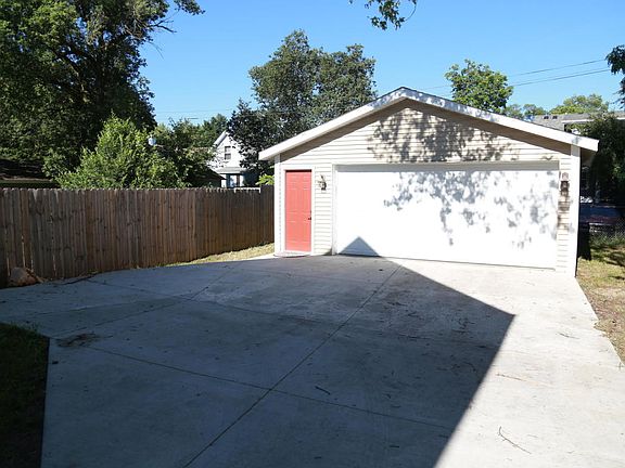 5th image of 140 McKinley Ave N
