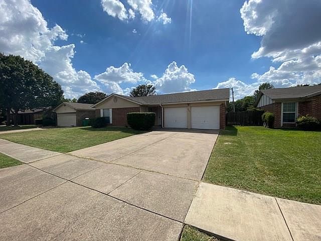 1st image of 7525 Meadowlark Ln N