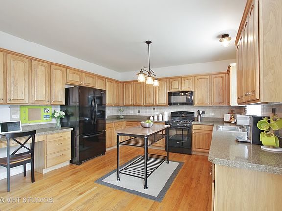 4th image of 1011 Callaway Dr W
