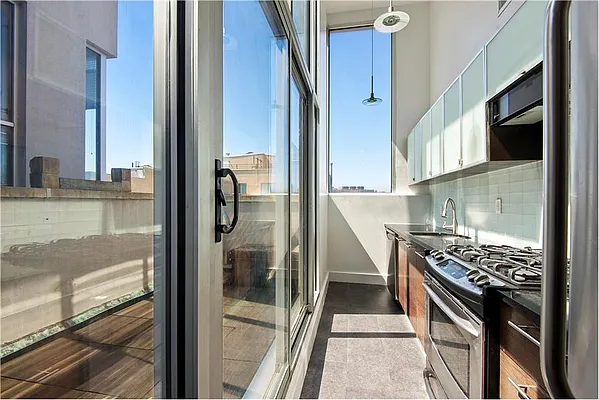 Sold by Leiter Realty Group LLC | media 4